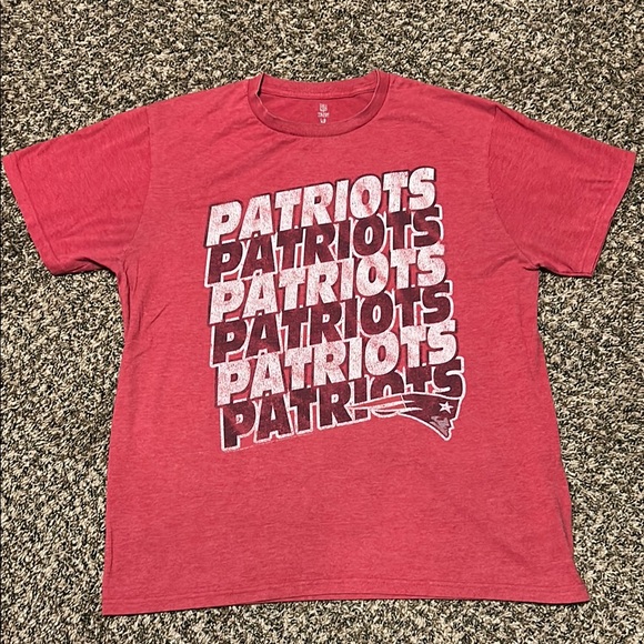 NFL Other - NFL Red Patriots Short Sleeve Tee New England mens size Large